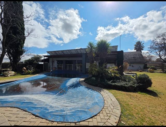 21,437M² SMALLHOLDING FOR SALE IN VAALVIEW